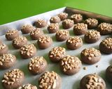 Foto langkah ke 5 dari resep Cookies Cokelat Kacang.