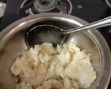 A picture of step 2 of Dum aloo.