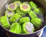 Hình bước làm 3 của món Canh khổ qua nhồi cá thác lác