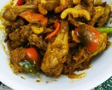 ক‍্যাপসিকাম ও কাজুবাদাম দিয়ে মশলাদার মুরগী। রেসিপির ধাপ 4 ছবি