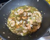 A picture of step 4 of Shrimp with Black Bean Sauce.