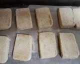 A picture of step 5 of Oven baked paneer topped with chutney or fruit jam.