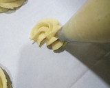 A picture of step 5 of Melting moments cookies.