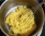 Foto langkah ke 2 dari resep Soes Kering Keju.