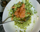 Foto del paso 3 de la receta: Crujiletas de salmón ahumado y aguacate