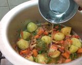 A picture of step 4 of Mix Vegi Pulao.