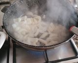 Foto del paso 2 de la receta: Alubias con anillas de calamar y mejillones