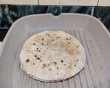 A picture of step 4 of Hung curd boiled chana roti sandwich.