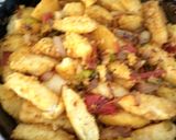 A picture of step 3 of Rawa idli masala fry.