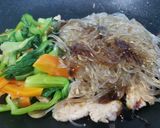 Hình bước làm 3 của món Miến trộn ức gà cải thìa