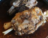 Foto del paso 2 de la receta: 190. Codillo al ajo y perejil con pimentón / Cocción lenta