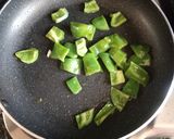 A picture of step 1 of Kadai soya chunks.