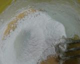 Foto langkah ke 3 dari resep Bolu Karamel Kukus.