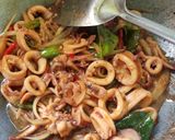 Foto langkah ke 4 dari resep Cumi Lada Hitam.