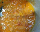 A picture of step 4 of Sindhi chicken curry.