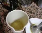 Foto del paso 3 de la receta: Merluza al pilpil con chips de zanahoria