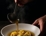 Foto del passaggio 7 della ricetta Tortelli in crema di castagne e in brodo affumicato