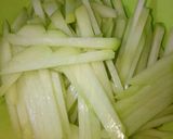 Hình bước làm 1 của món Gan Heo Xào Su Su Cà Rốt