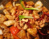 รูปขั้นตอนการทำที่ 10 ของ ไก่ผัดเม็ดมะม่วง
