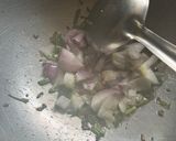 A picture of step 1 of Green tur and peas curry.
