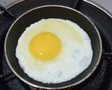 Foto langkah ke 2 dari resep 407. Telur Ceplok Kecap.