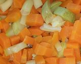 Foto del paso 2 de la receta: Ensalada de zanahorias y porotos