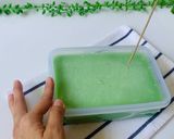 Foto langkah ke 4 dari resep Mochi Pandan Isi Kacang.
