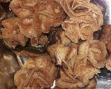 A picture of step 13 of Samosas meat pouch.