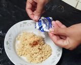 รูปขั้นตอนการทำที่ 2 ของ ยำบะหมี่ปลากระป๋องไข่ลวกยางมะตูม