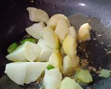 आलू के गुटके (Aloo ke guthke recipe in hindi) रेसिपी चरण 2 फोटो