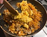 A picture of step 5 of Kimchi Fried Rice.
