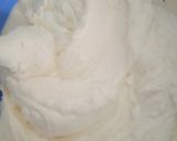 Foto del passaggio 4 della ricetta Cheesecake al limone e cioccolato bianco