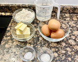 Foto del paso 1 de la receta: Profiteroles “nata y crema”