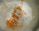 Foto langkah ke 1 dari resep Kunyit Chili Flakes Cheese Sourdough Bread (Open Bake Method).