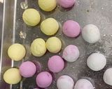 A picture of step 3 of Five-Color Bánh Trôi for Tết Hàn Thực.