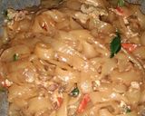 Foto langkah ke 6 dari resep Kwetiaw goreng simpel pedes membara.