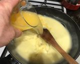 Foto del paso 5 de la receta Rape y merluza en salsa de ajo y vino blanco