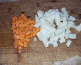 Foto del paso 2 de la receta: Macarrón con chorizo ahumado, papa y zanahoria