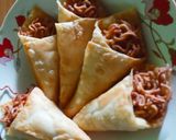 Foto langkah ke 4 dari resep Pangsit Cone isi Mie Goreng.