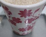 Foto del paso 3 de la receta: Medidas de harina integral y azúcar común en gramos, en diferentes tazas