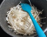 Foto langkah ke 4 dari resep Tahu dan Jamur Enoki Saos Tiram.