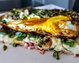 Foto del paso 3 de la receta: HUEVOS CUADRADOS, Rellenos de Pimentón🌶️Verde y Tocineta🥓...!