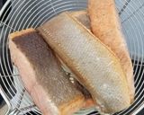 Foto langkah ke 2 dari resep Creamy Tuscan Salmon.