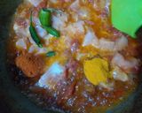A picture of step 3 of Mazaydar or quick Aloo Matar chicken.