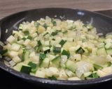 A picture of step 3 of Spaghetti Carbonara with Zucchini.