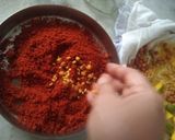 A picture of step 3 of Chana-methi nu khattu athanu.