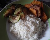 Foto del paso 7 de la receta: Mi bowl de Arroz con vegetales y atún... 🍱🥗🥙🍚🥫🍱