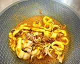 Gambar langkah 3 resipi 👩‍🍳Sotong Goreng Kunyit.