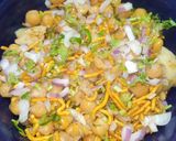 A picture of step 5 of Bhel Puri Chaat.