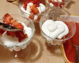 Foto del passaggio 5 della ricetta Coppette tiramisù alle fragole